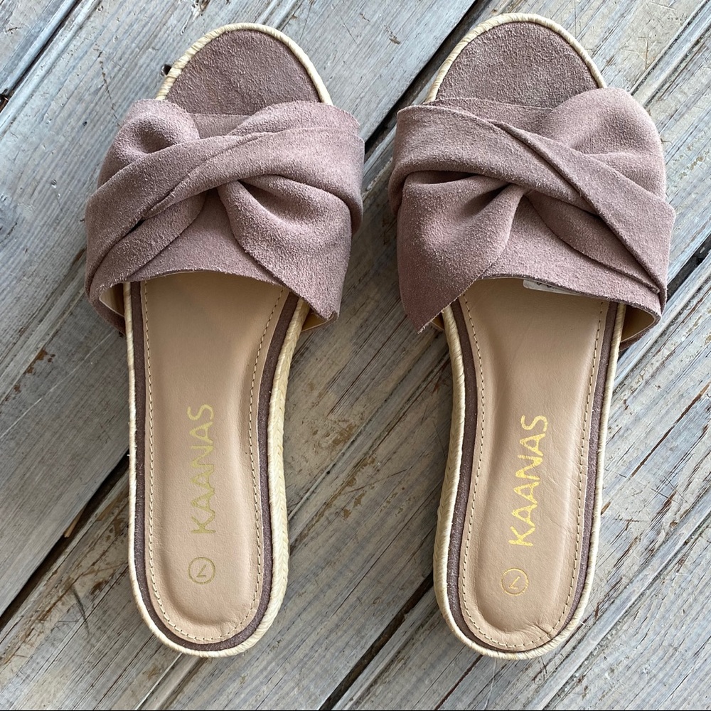 KAANAS SANDALS - Picture 2 of 2